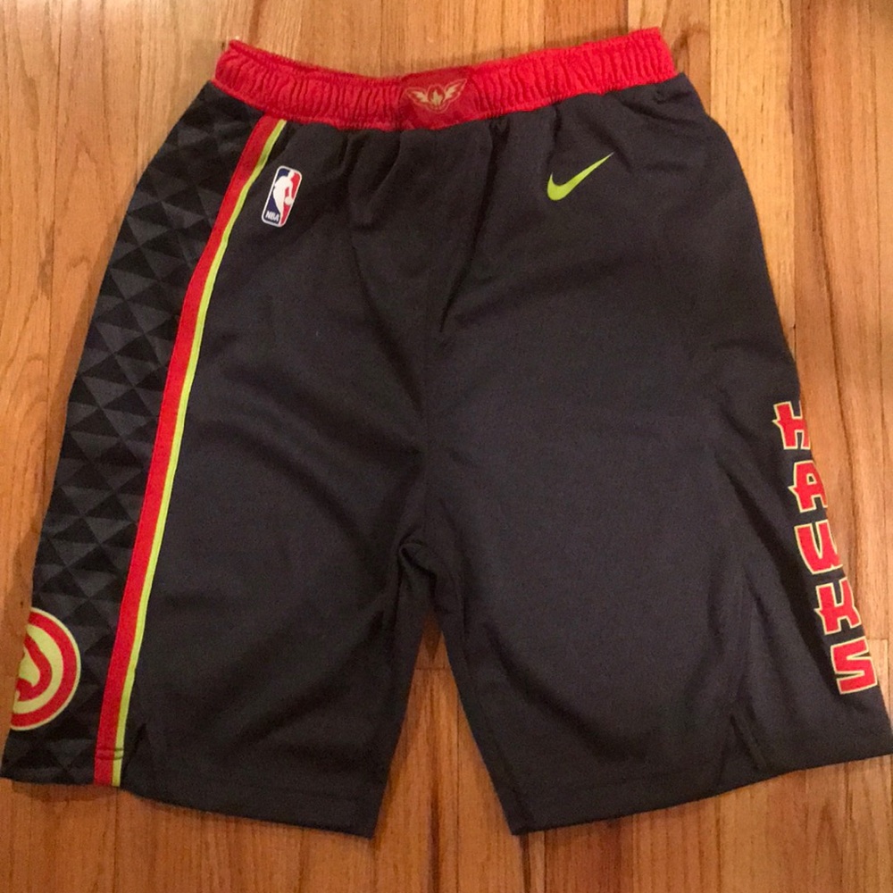 Nike Atlanta Hawks gym shorts, Youth L